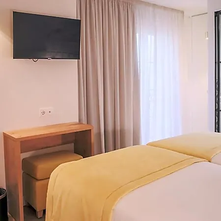 Mouraria Hotell 2*