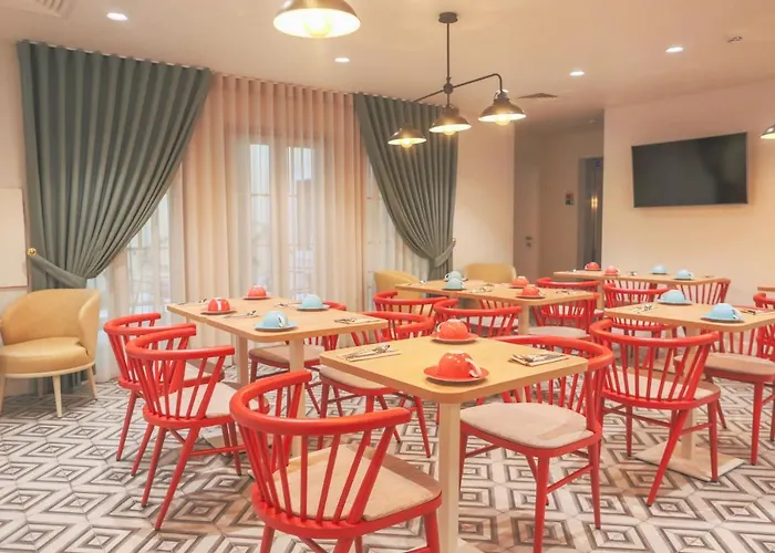 Mouraria מלון 2*